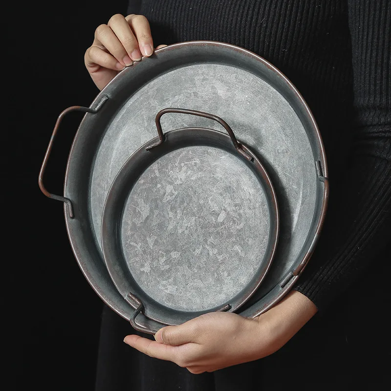 

C2 European Retro Metal Dinner Plates Set with Handle round Vintage Storage Bread Tray Home Decoration Tableware