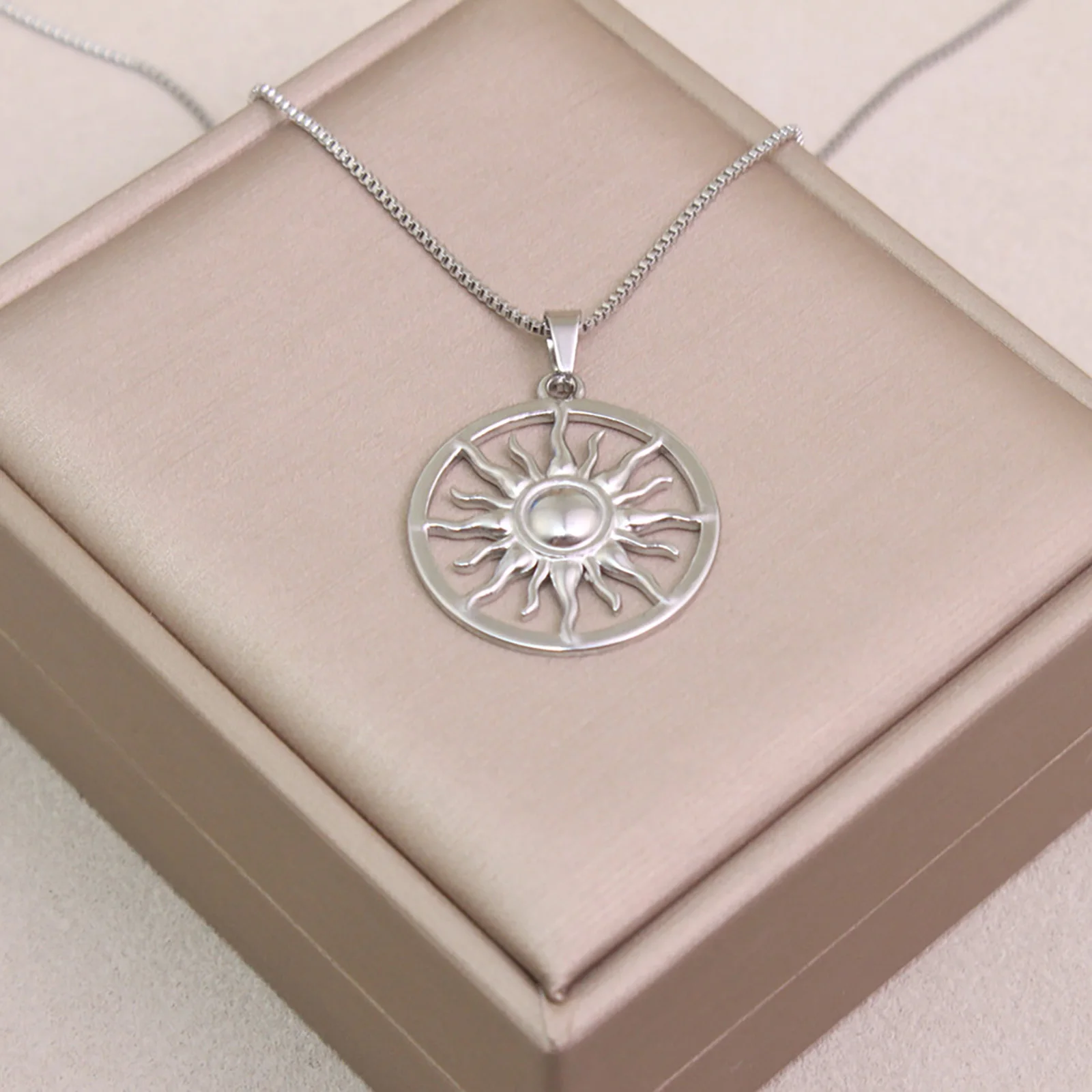 Edelstahl-Sonnen-Charms mit rundem Anhänger für Damen und Herren, Schmuckzubehör – Detail 4