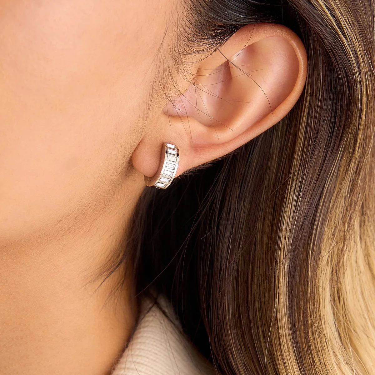 Ars 18k Gold Plated Hoop Earrings with Zircon Stainless Steel Huggie Earring Minimalist Small Hoops Everyday Earrings for Women