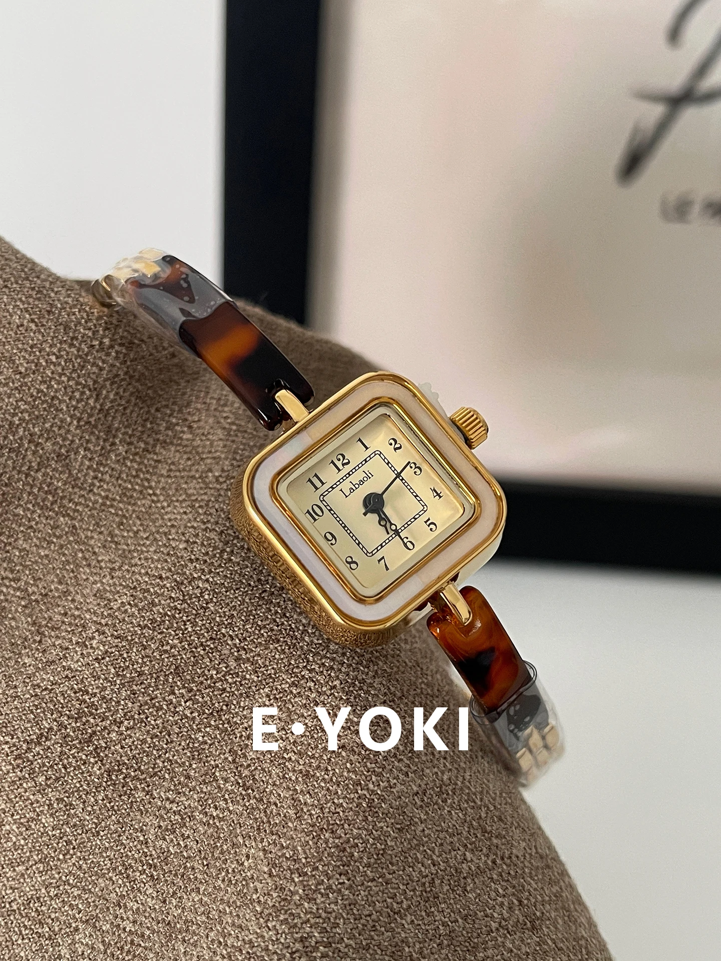 

New Women'S Wristwatch, Digital Sugar Cube Bracelet, Elegant Vintage-Style Quartz Watch For Women, A Unique Gift For Ladies.