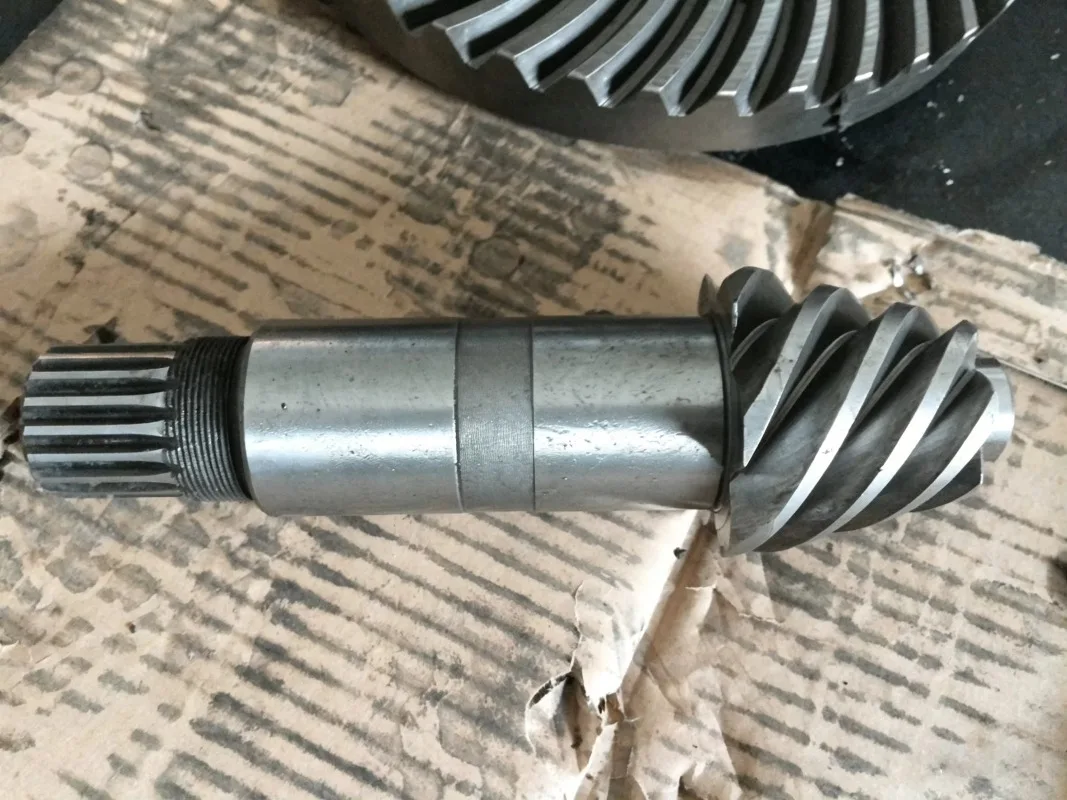 YWM2026 Right-angle Transmission Crown Wheel Factory Forging Custom Spiral Bevel Gear for Mechanical Transmission