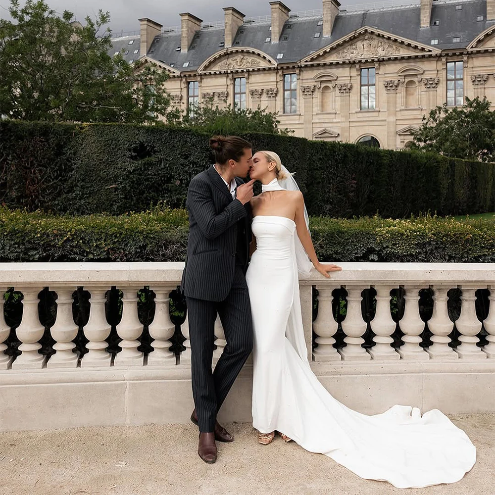 

Простые свадебные платья без бретелек, без рукавов, с шлейфом, фасон «русалка», белое, из атласа, для невесты, для сада, пляжа, свадебное платье на заказ