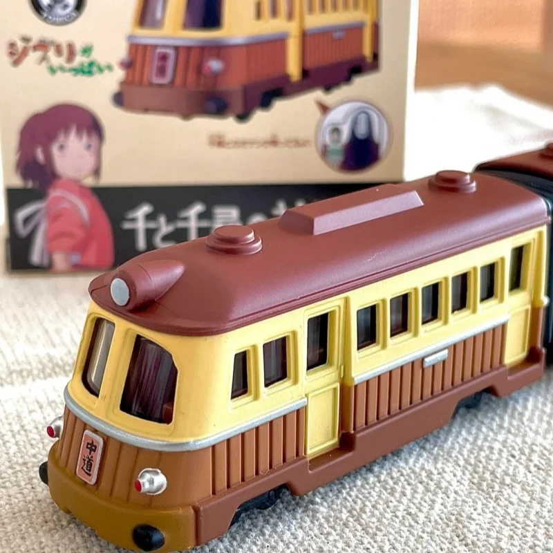 سلسلة Tomy Tomica Miyazaki بدون وجه من سلسلة الرسوم المتحركة Totoro Catbus Kaigen Railway Train