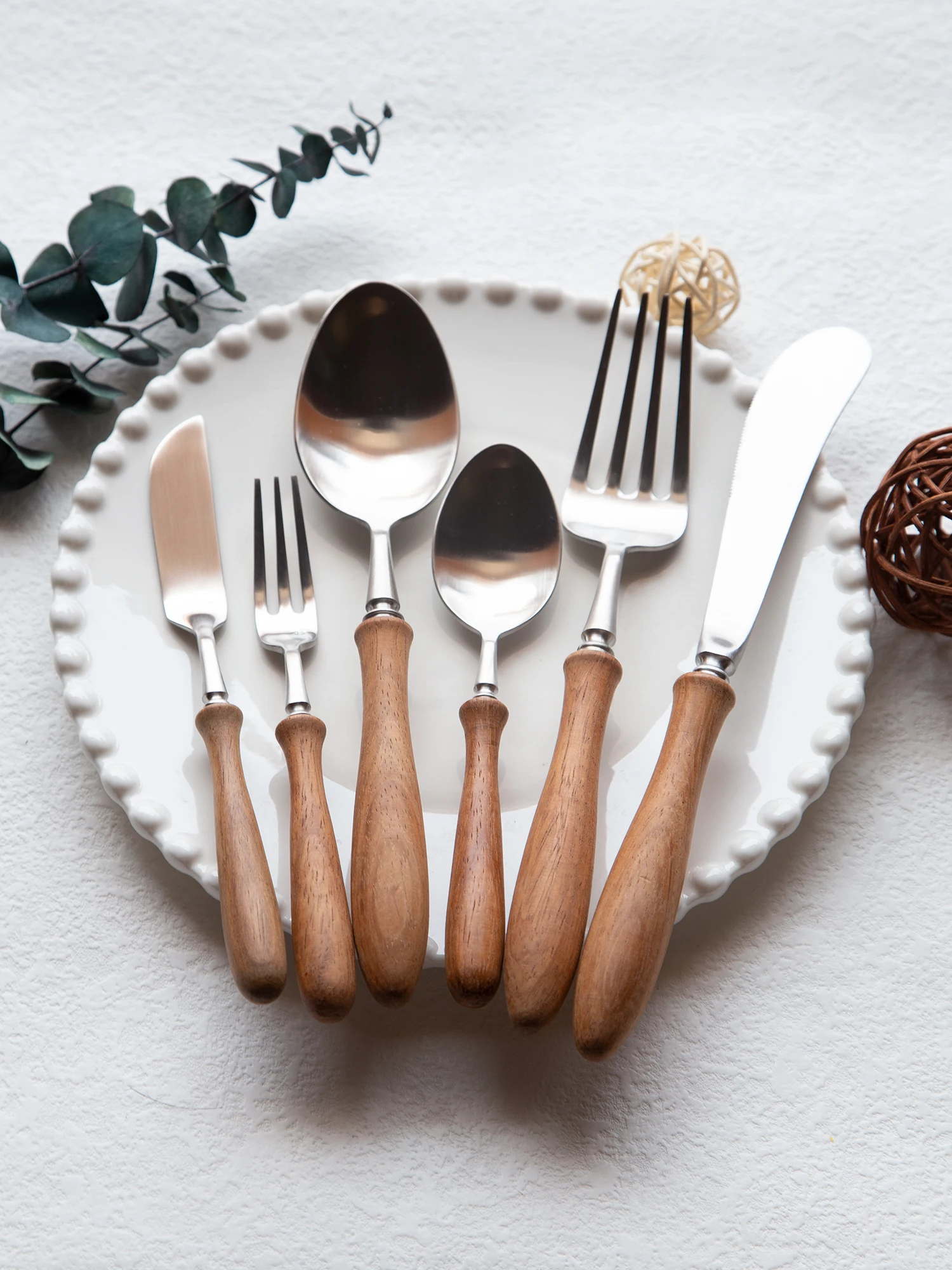 

Western Dining Utensils Yellow Rosewood Handle Spoon Vintage Fork Dert Spoon 304 Stainl Steel Knife Fork Set