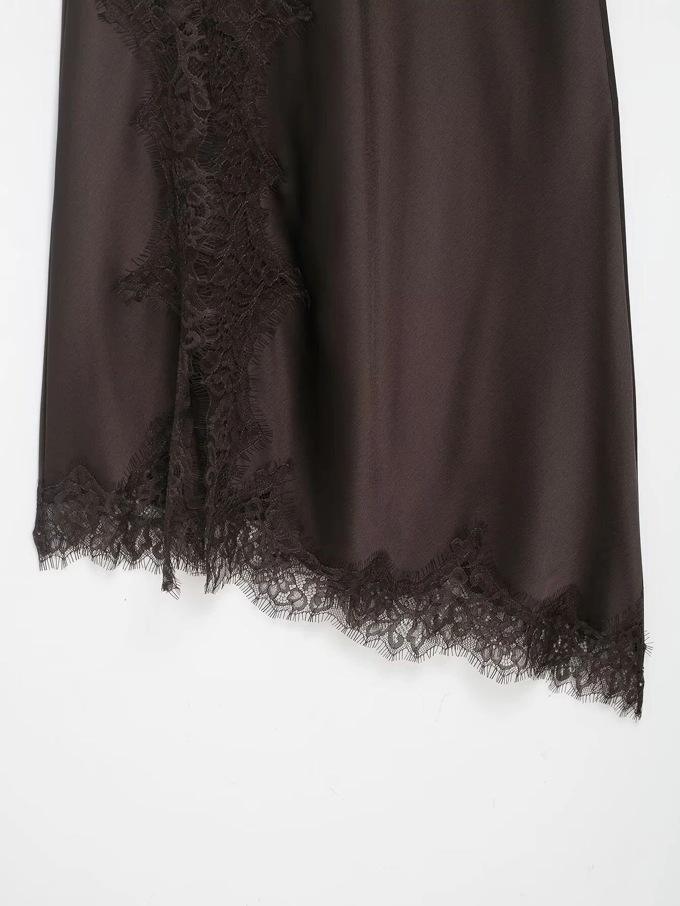 النمط الأوروبي والأمريكي 2025 منتج جديد الشتاء الفرنسي الراقية الدانتيل المرقعة نسيج الحرير بروتيل سترة فستان