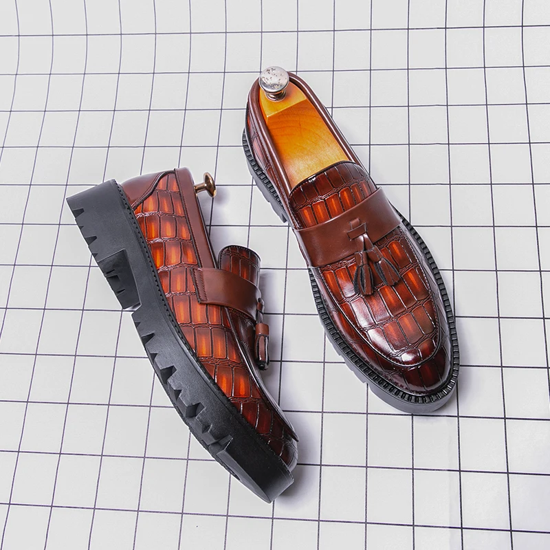 Retro Men Business Fringed Shoes Men Casual Comfortable Thick-soled Anti-slip Fashionable Small Leather Shoes Sizes 38-46