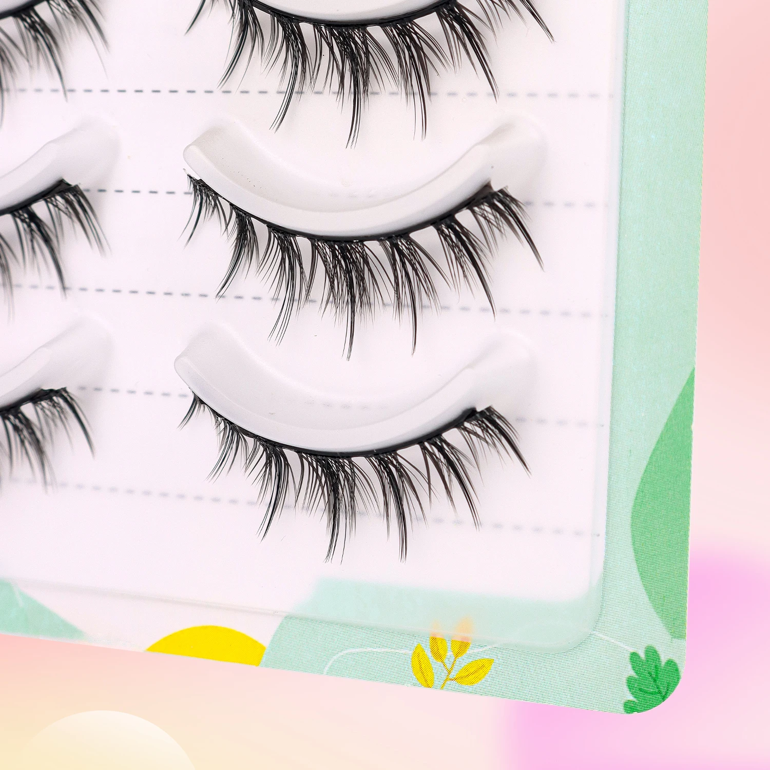 5 أزواج من الرموش الصناعية ذاتية اللصق مع رموش الشيطان الصغيرة الطبيعية والنحيلة، تصميم جديد خالٍ من الغراء