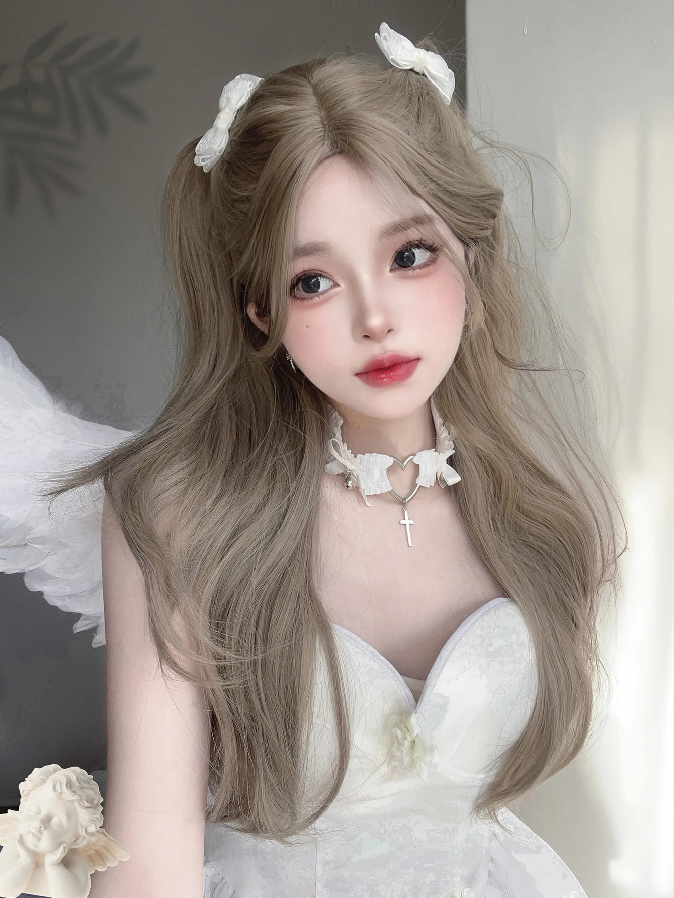 26Inch Grey Brown Color Synthetic Wigs Middle Part Long Natural Wavy Hair Wig For Women Daily Use Cosplay Party Heat Resistant