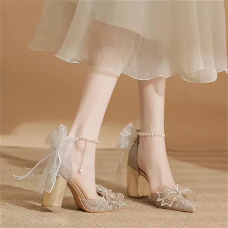 Zapatos de boda de punta estrecha para mujer, zapatos de novia con lazo, tacón grueso, lentejuelas plateadas, estilo Hada Lolita, Primavera