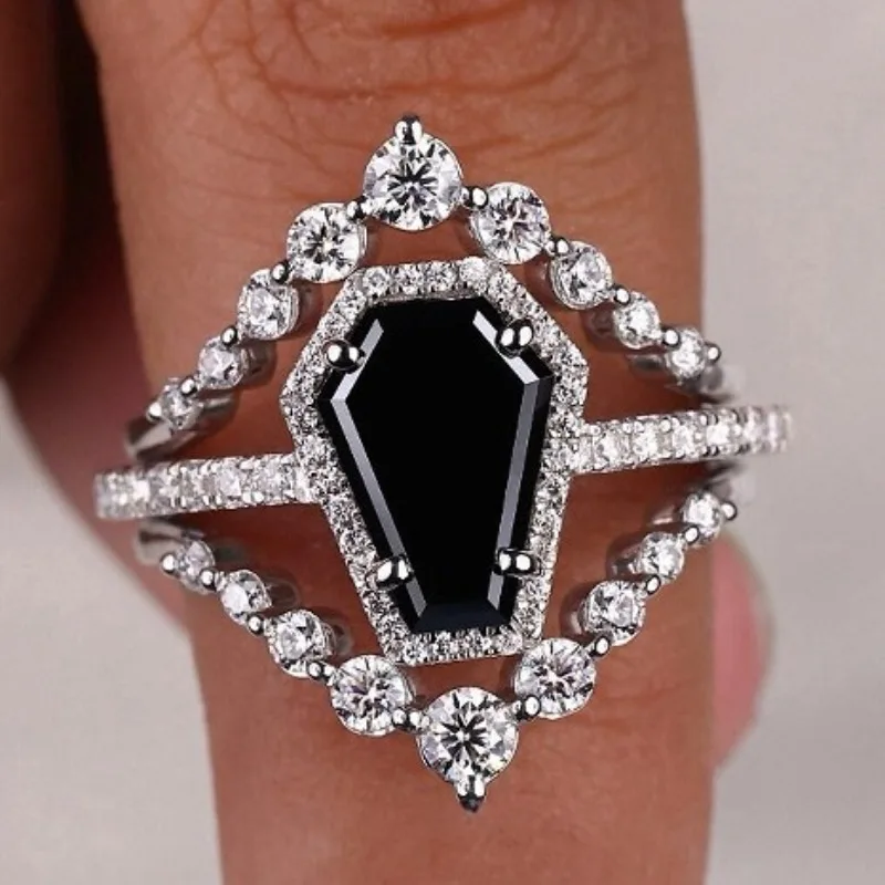 

European and American new fashionable black gemstone inlaid with personalized luxury simple women's ring