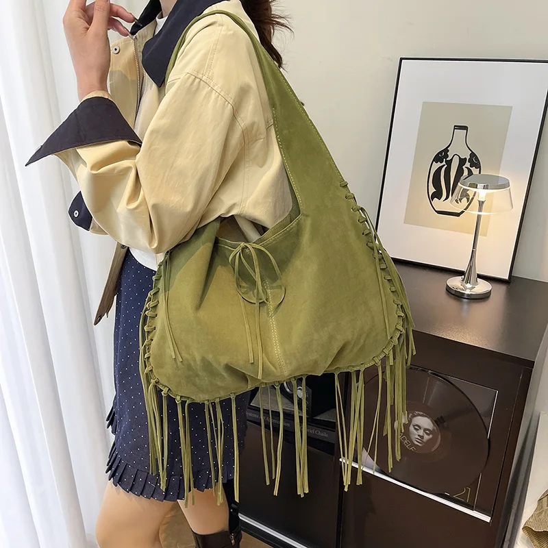 Women's Autumn Winter Tassel Tote Bag Sweet Lazy Style Single Shoulder Bag Fashion Trendy Commuter Bag Stylish Mahogany Handbag