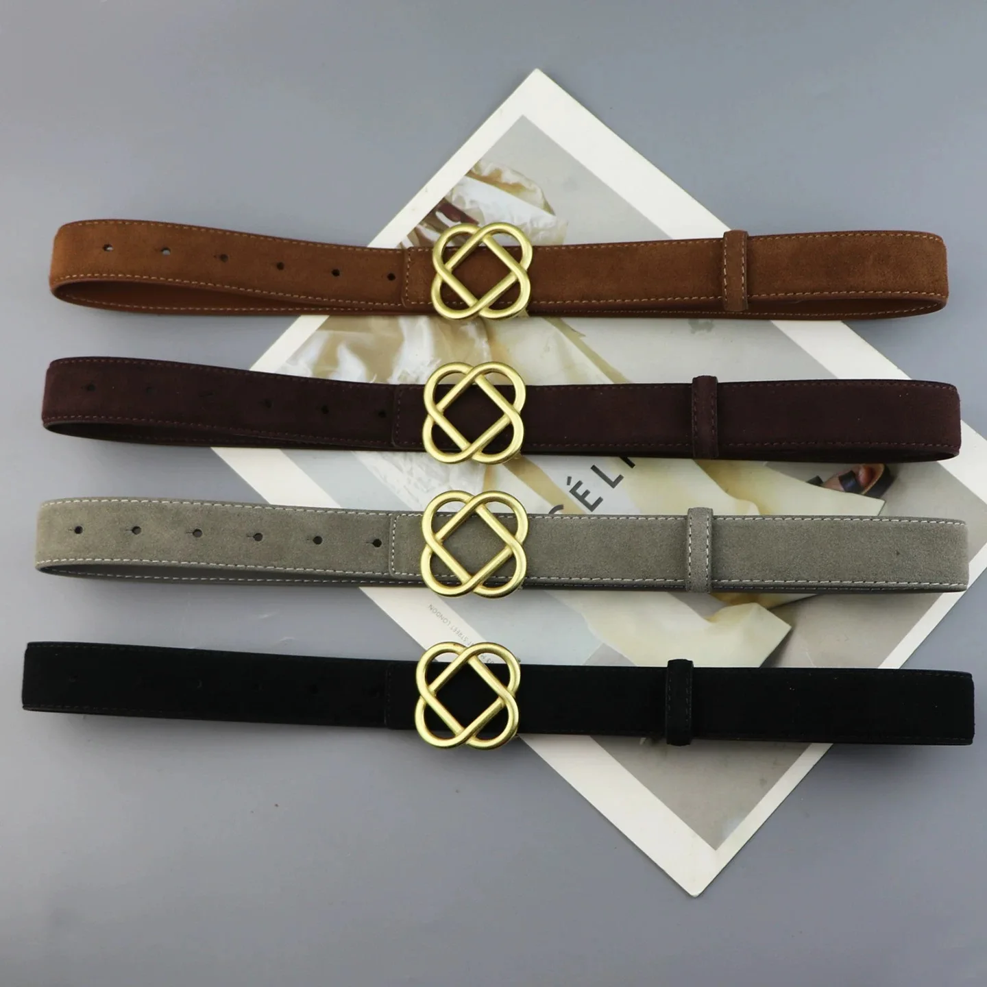 2026 Neuer 2,8 cm breiter Wildleder-Rindsledergürtel für Damen im Vintage-Stil mit Retro-Goldschnalle, schmaler Ledergürtel für Kleider und Jeans – Detail 1