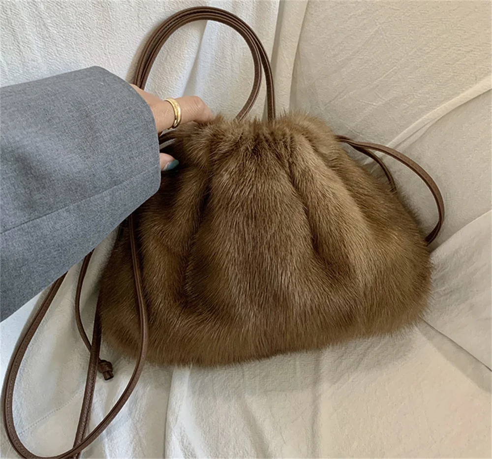 Fashion female Single-shoulder Bag Ladies Natumn Mink Drawstring Wrist Bags High-End Real Fluffy Fur Bags Women Black Mink Bag