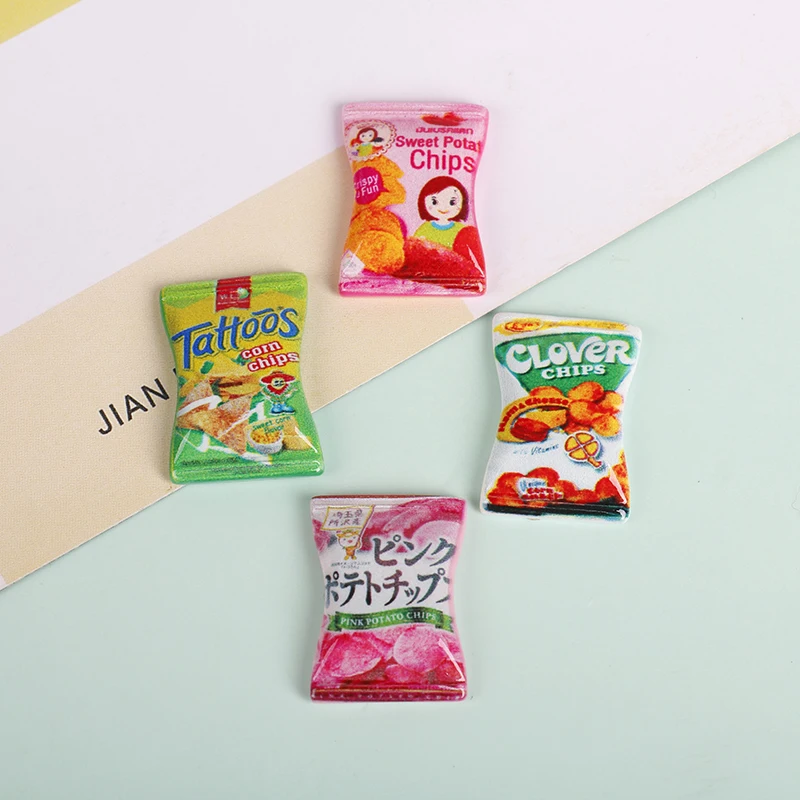 10 Teile/satz Zufällige Kartoffel Chips Puppenhaus Miniatur Küche Lebensmittel DIY Pretend Spielen Spielzeug
