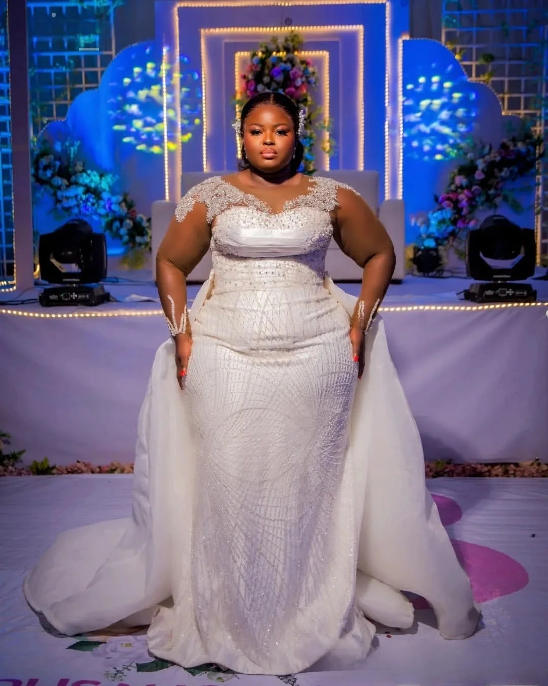 

Свадебное платье на заказ с прозрачным вырезом, блестящими бусинами и съемной юбкой, больших размеров, с длинными рукавами