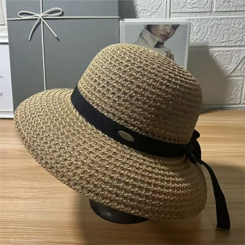 Fashionable new decorative and cute face-enhancing hat outdoor seaside vacation