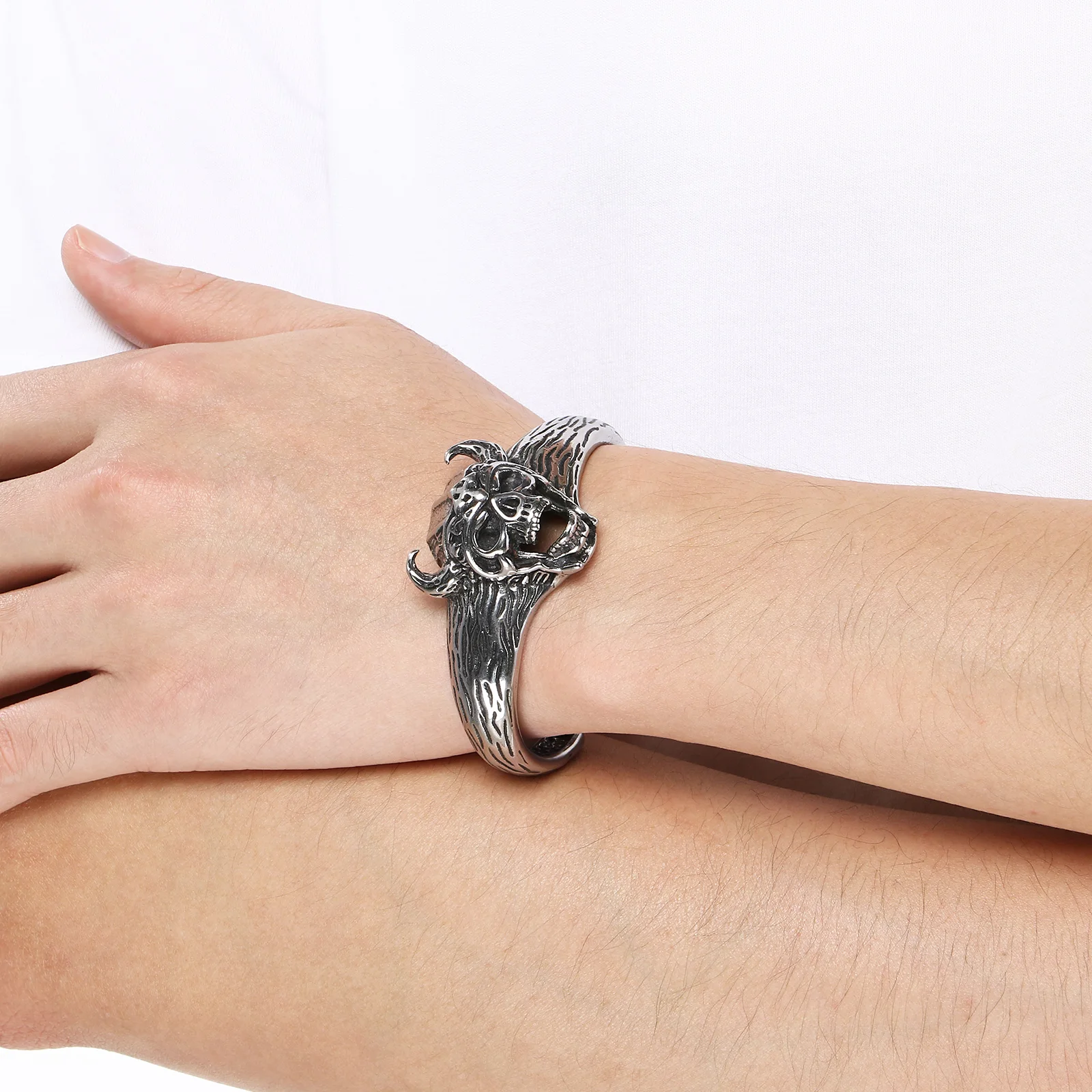 Vintage Prajna Skull Samurai Bracelets for Men Punk Hip Hop Rock Stainless Steel Open Bangle Demon Viking Jewelry Gifts