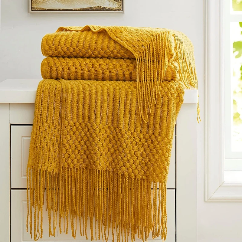 Christmas Red Throw Blanket with Fringe Vintage Bed Throws Decorative Large Red Throw Blanket for Couch Sofa Indoor Outdoor
