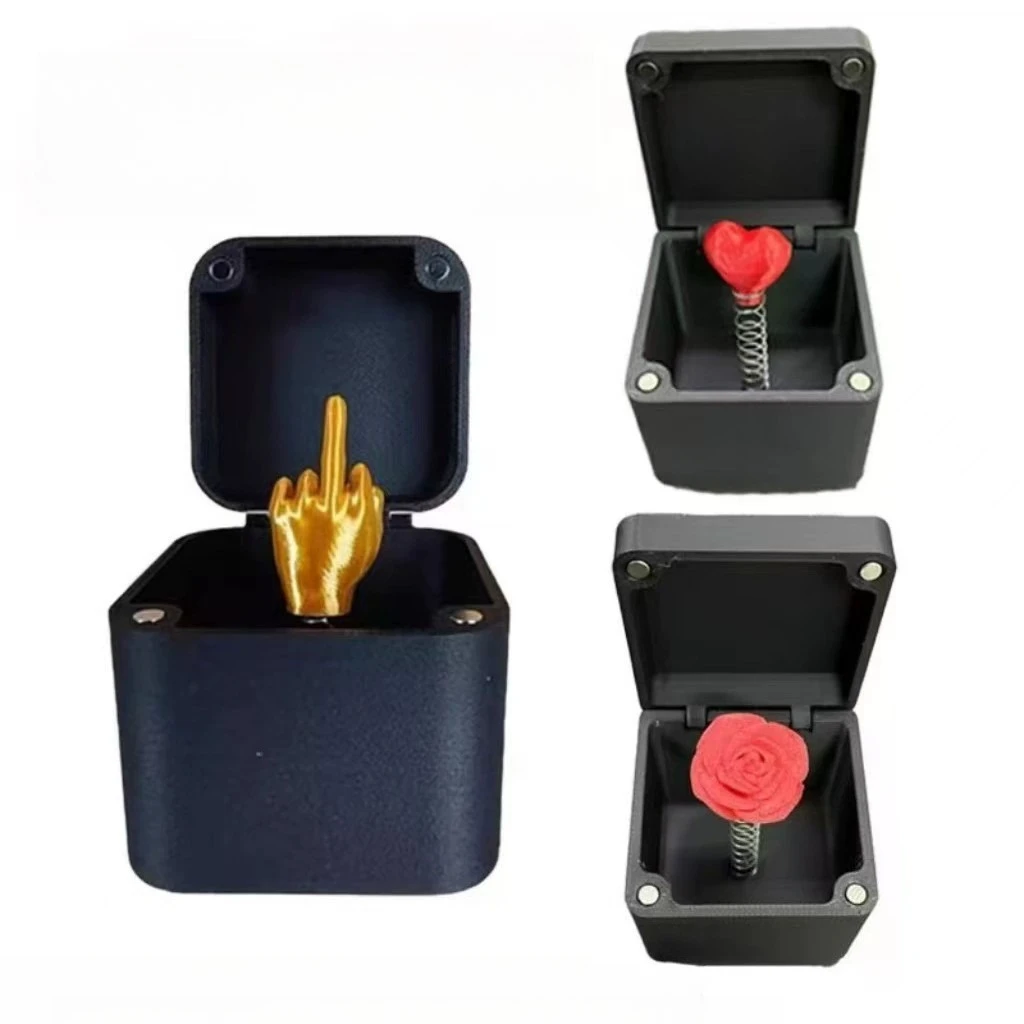 Christmas Interesting Prank Gift Middle Finger in Box Christmas Box Funny Creative Gifts Office Desk Decoration Home Decoration