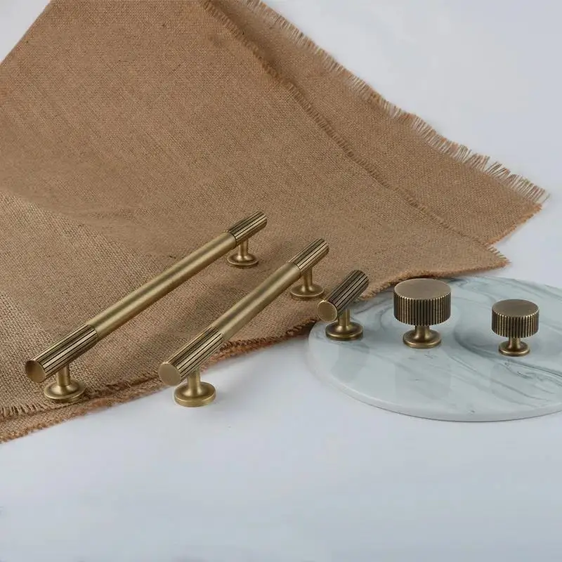 Modern Simplicity and Luxury Middle Ancient Vertical Grain Handle Brass Handle Drawer Cabinet Door  Knobs Cabinet Door Handle