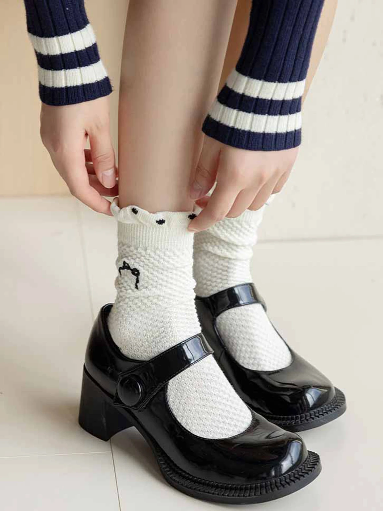 Meias brancas femininas, bolinhas, coração, estampa japonesa, kawaii, fofa, harajuku, rua para meninas, presente, tubo médio, meias curtas com babados