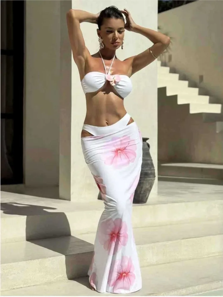 

Новый сексуальный купальник: комплект из трех предметов с крупным цветочным принтом, топ-бандо, длинная юбка, воротник-халтер, подчеркивающий фигуру, модный и трендовый