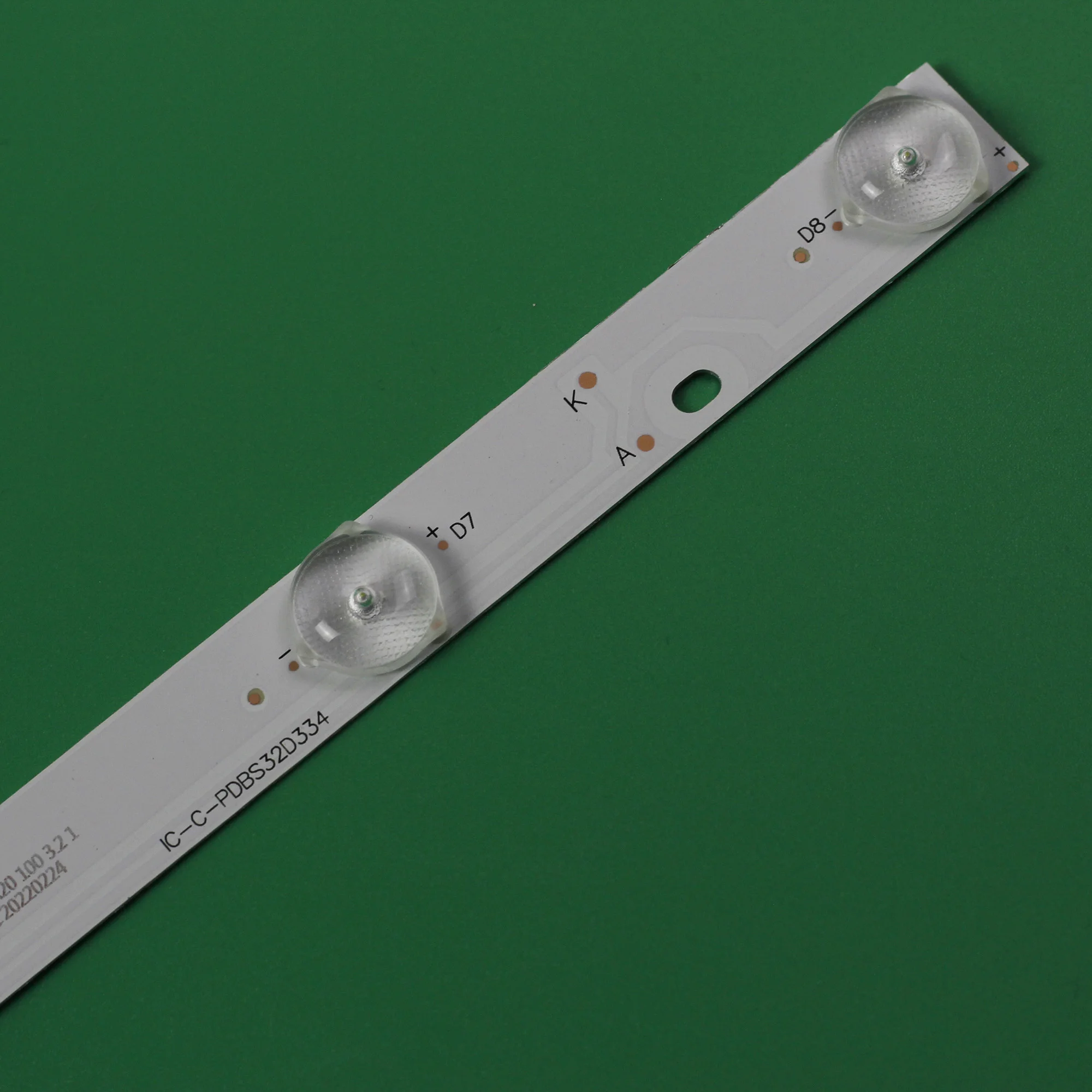 Striscia di retroilluminazione a LED 8 lampade ZDJK315D08-ZC14F-04 OY315D08-ZC14F-02 IC-C-PDBS32D334 303JK315034 per TCL LE32D51A L32W3212 LE32D31S