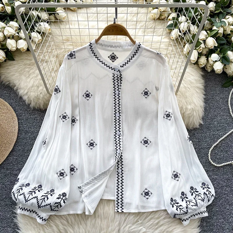 Women's Autumn Shirt Gentle Retro Embroidered Round Neck Single Breasted Lantern Sleeve Shirt Loose Casual Top BL036