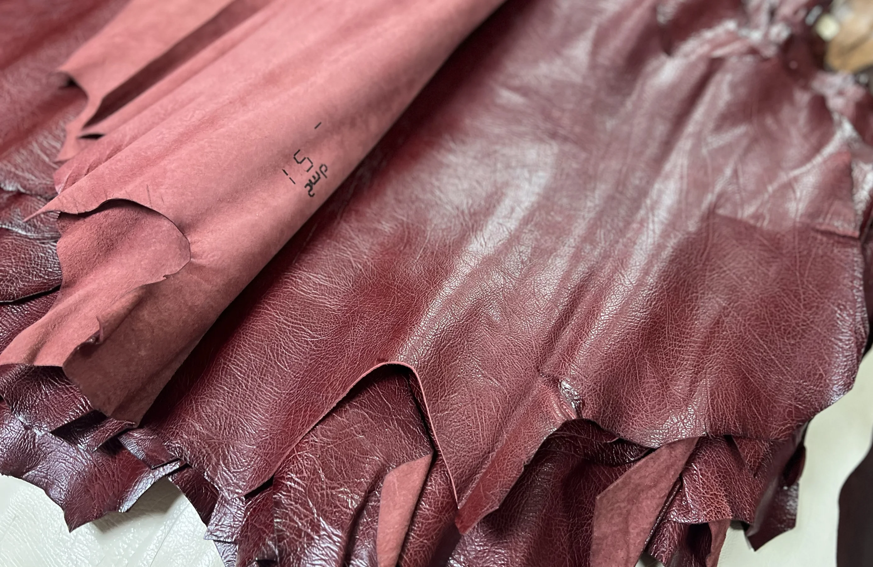 

Italian CTC Burgundy Textured Calf Leather Medium Stiffness 5-7SF 1.0mm Premium Quality