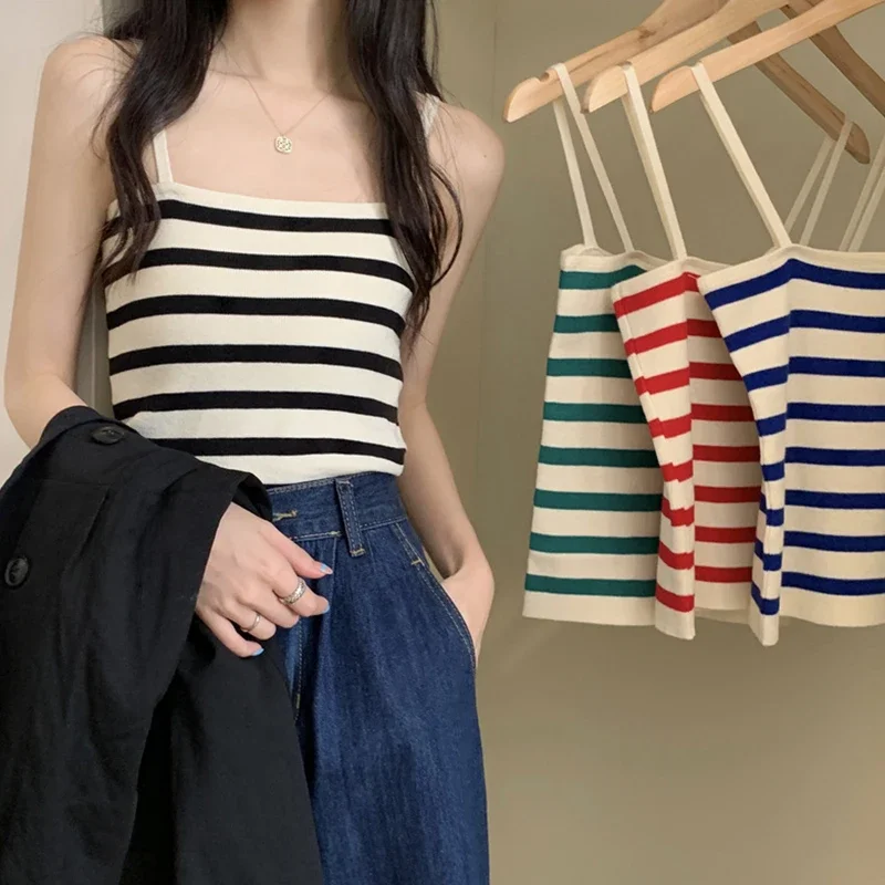 

Лето 202, сладкий пряный стиль для девочек, полосатый вязаный ледяной шелк, короткий крой, женский жилет-бретелька, верхняя одежда, модный топ в тон