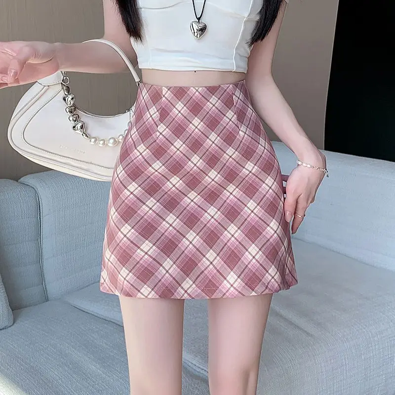 

Retro Plaid College Style Hip-covered High-waisted Slimming New Plaid Skirt