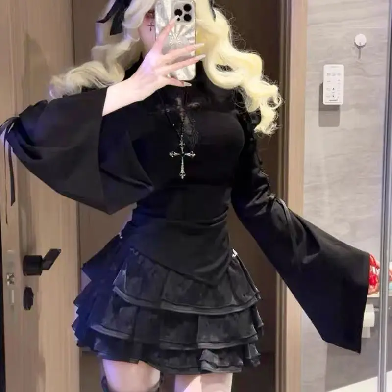 

Y2k retro Harajuku style spicy girl subculture cross lace strap long sleeved t-shirt autumn women's niche trumpet sleeve top emo