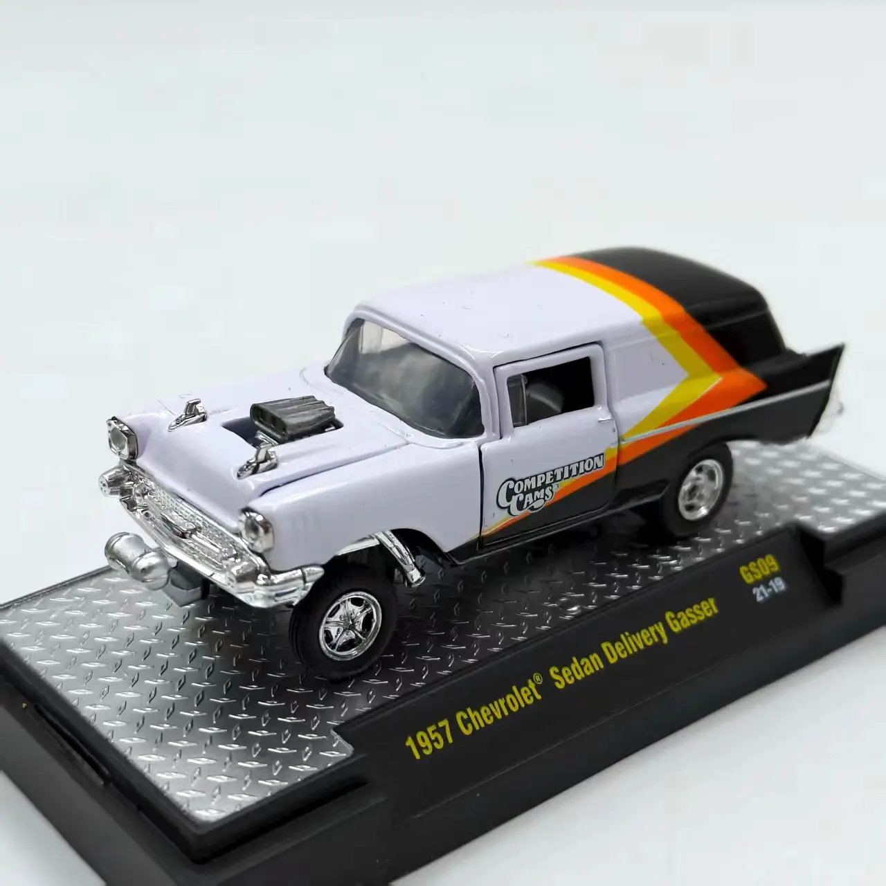 

1:64 1957 Sedan Delivery Gasser American muscle car simulation alloy car model finished product static collection ornament