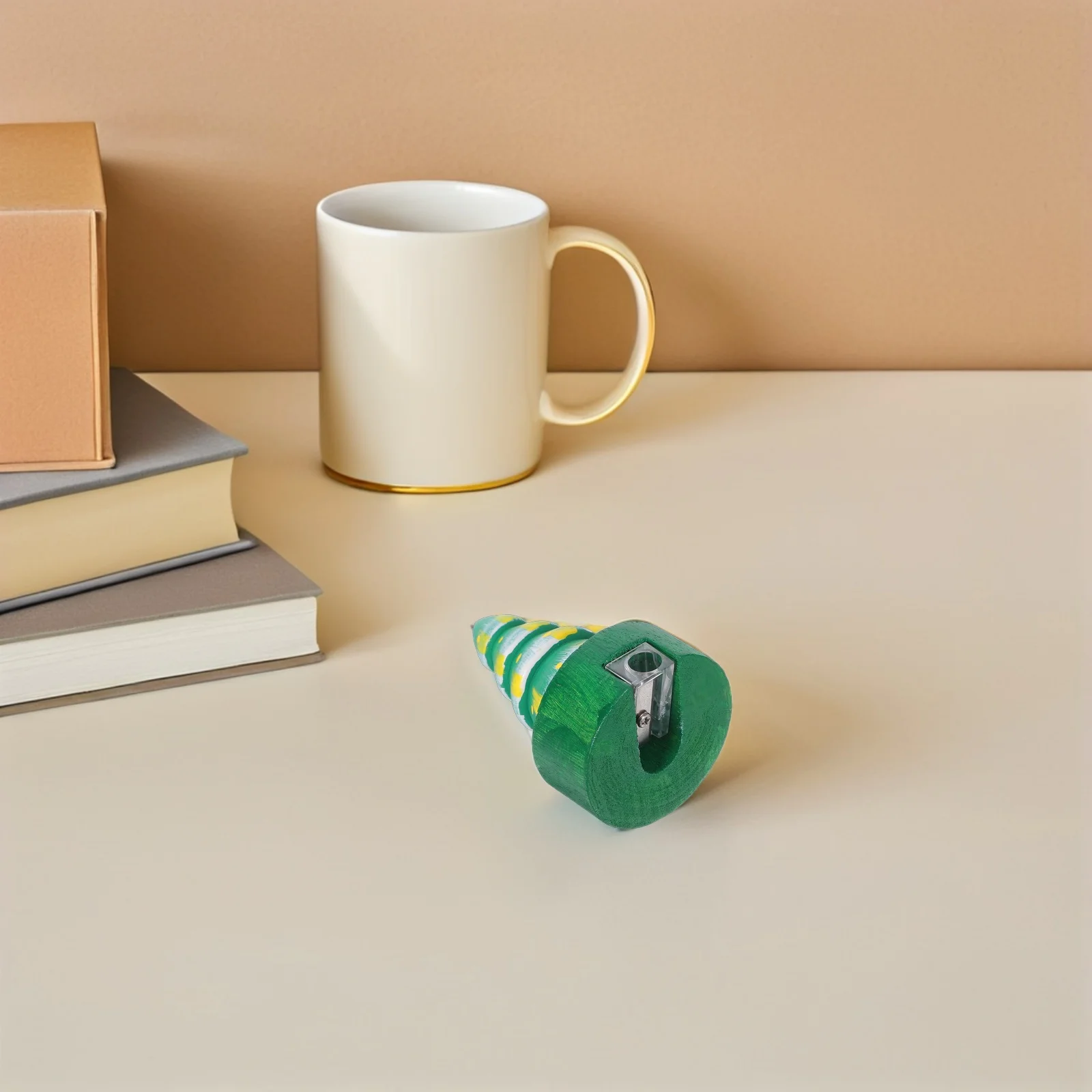

Christmas Tree Pencil Sharpener Cute Wooden Manual Kids Friendly Compact Portable Stationery Tree-Shaped Sharpening Tool