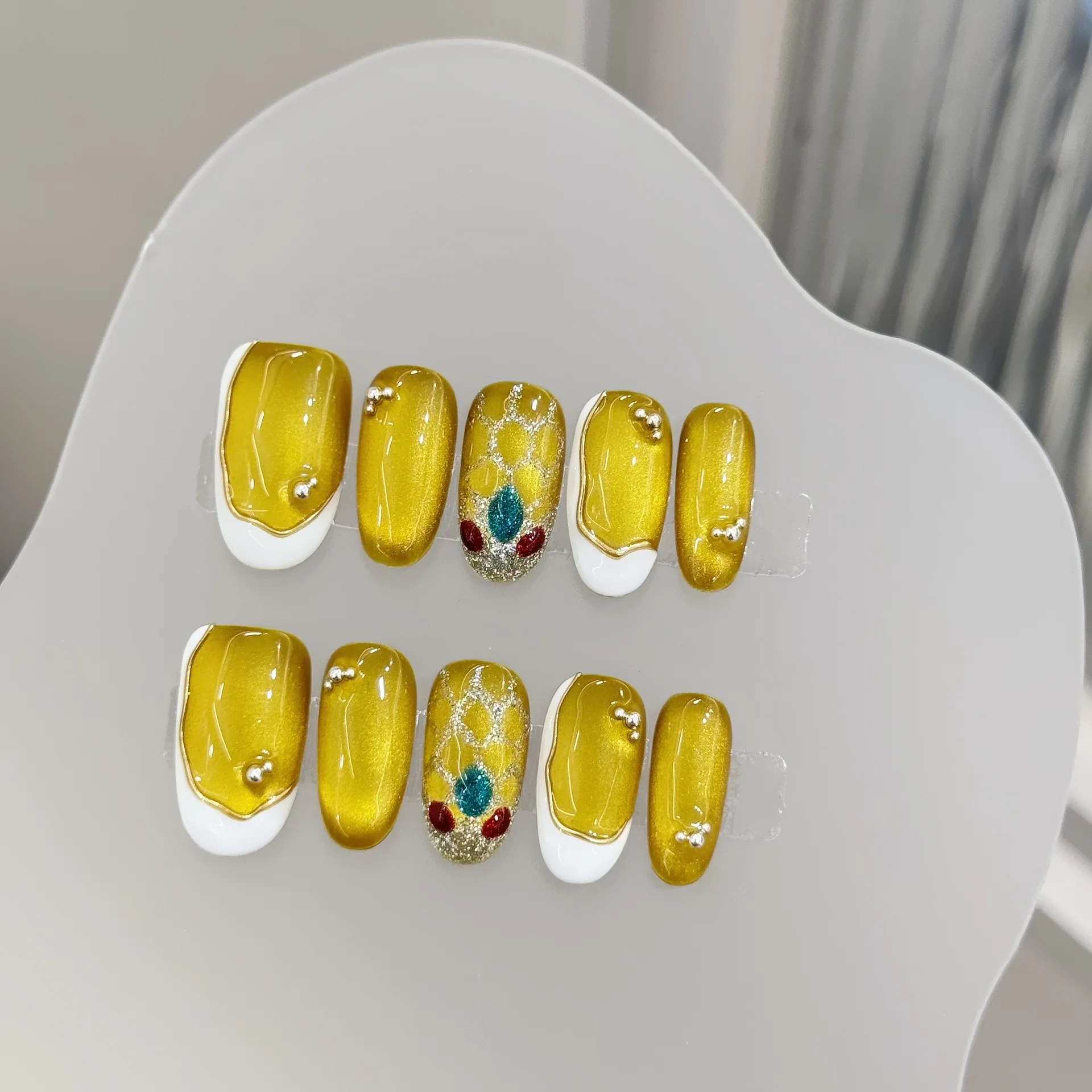 

10pcs Handmade Short Oval Press On Nails Shiny Gold Cat Eyes Design Sweet Cool Y2K Fake Nails Wearable Nails Art Tips Spice Girl