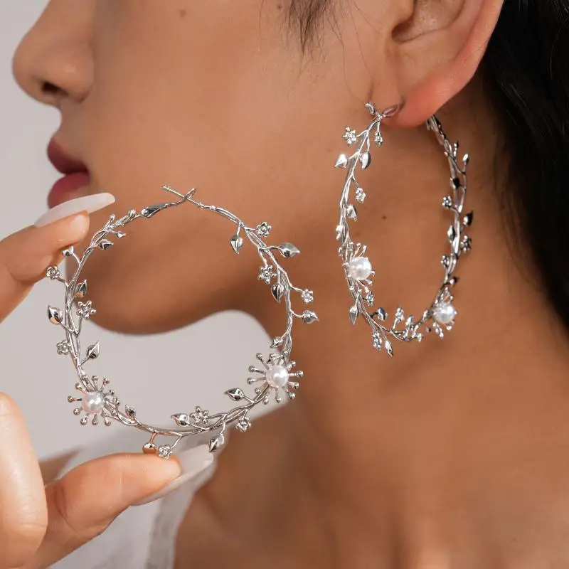 1 Pair Exaggerated Hoop Earrings For Women Leaf Flower Gold Color Big Circle Earrings Vintage Trend Women's Jewelry Gift