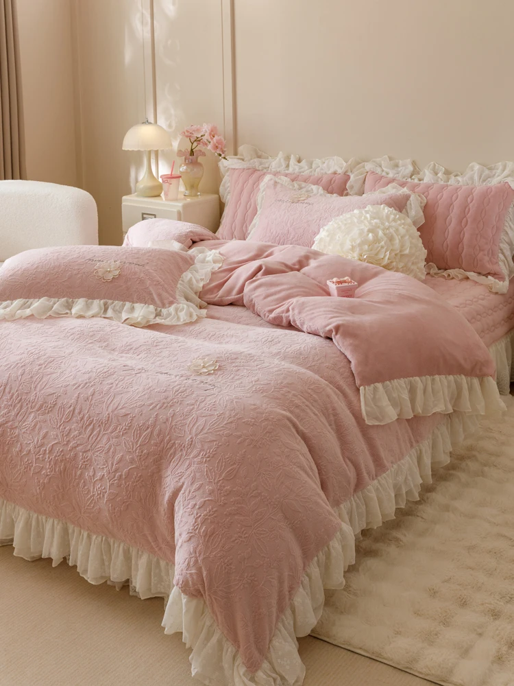 Winter Thickened Warm Milk Velvet Four-Piece Set Princess Style Carved Lace Fluffy Coverlet Coral Velvet Bed Cover for Girls