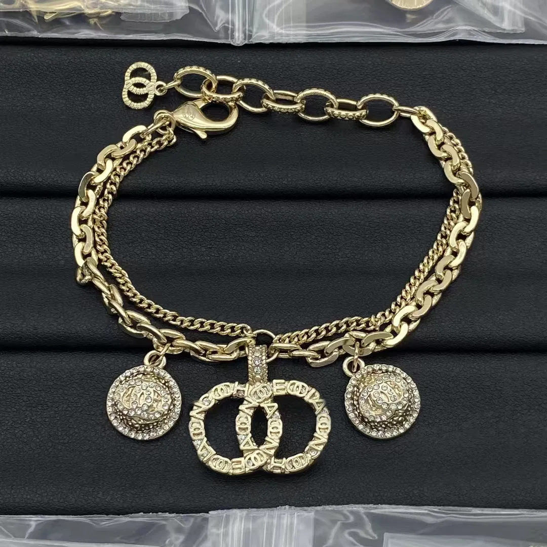 سوار كلاسيكي مجوهرات لؤلؤ الخماسي سوار نسائي متعدد الاستخدامات موضة 2025