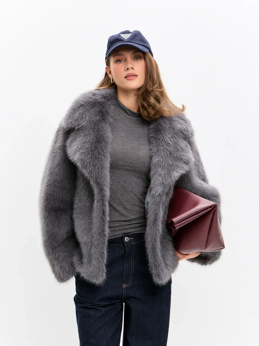 LIMO Women Cropped Faux Fur Coat Wide Notch Lapel Open Front Oversized Loose Long Sleeve Plush Outerwear