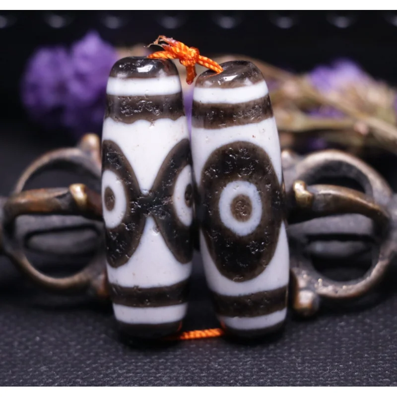 

A Pair Power Tibetan Old Agate Tiger Tooth 3 Eye dZi Bead Amulet Totem Pendant A