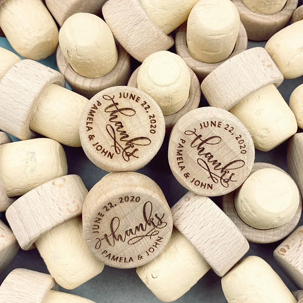 Personalizowane drewniane korki do butelek wina, prezent na wesele, baby shower, upominek dla gości, korki do szampana, korki do wina luzem. — zdjęcie 5