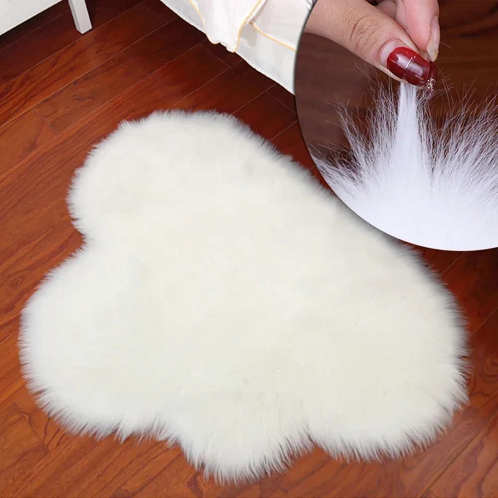 Adorable Cloud-Shaped Living Room Carpet Faux Wool Rugs Long Pile Bedside Carpet Non-Slip Kids Bedroom Tent Rugs Home Decor