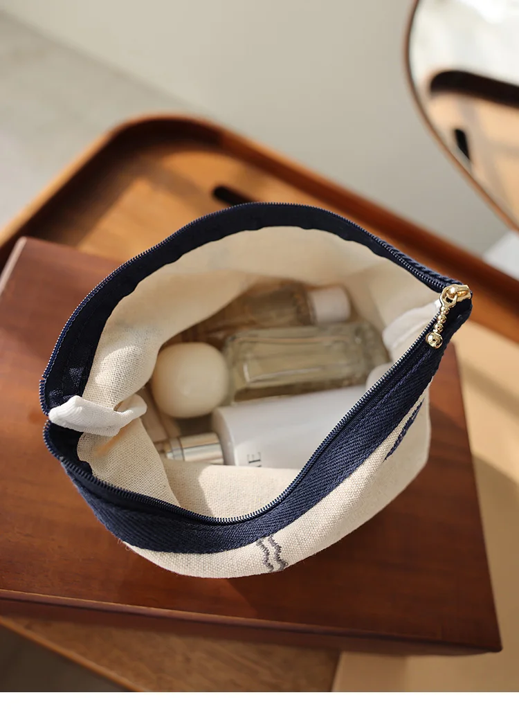 Bestickte Kosmetiktasche im Literarischen Stil, Einfache Aufbewahrungstasche, Tragbare Reise-Make-up-Tasche mit Reißverschluss, Ethnischer Stil, Handgefertigte Mittelgroße Tasche – Detail 3
