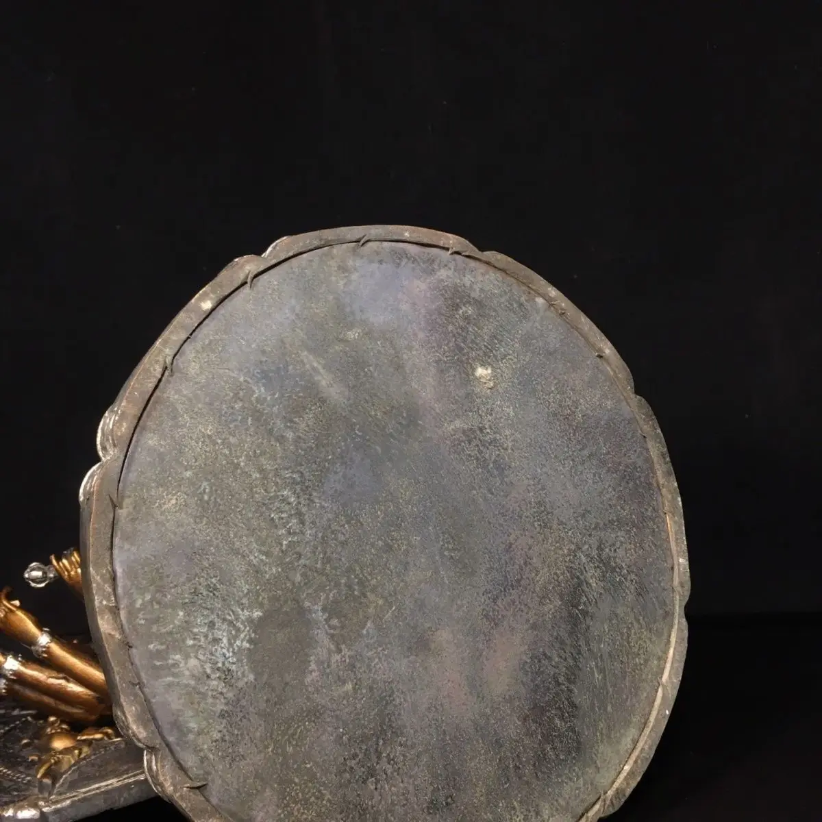 Seiko pure copper painted Zhunti Bodhisattva is 29cm wide, 3.5cm high, 20cm thick and weighs about 5.7kg.