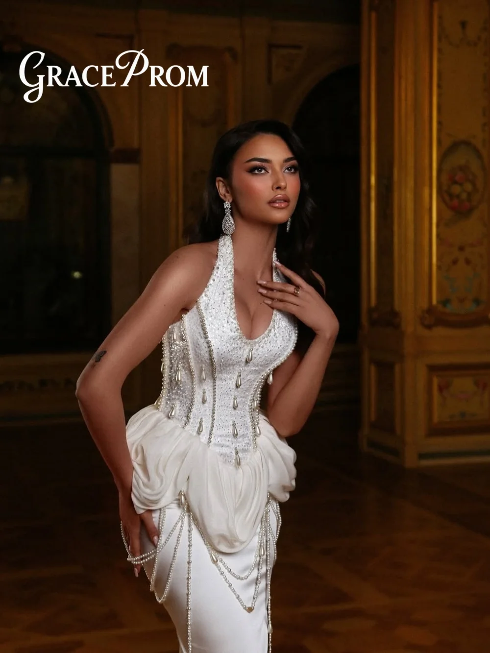 

Luxurious Pearl Crystal Wedding Dress 2026 Romantic Halter Neck Bridal Gown Exquisite A Line Floor Length Bridal Dress Robe De M