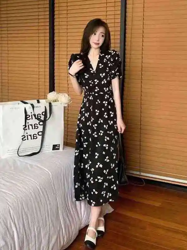 

Летнее женское платье А-силуэта с цветочным принтом, размер L, черное, с V-образным вырезом, коротким рукавом, на молнии, из полиэстера, со средней талией