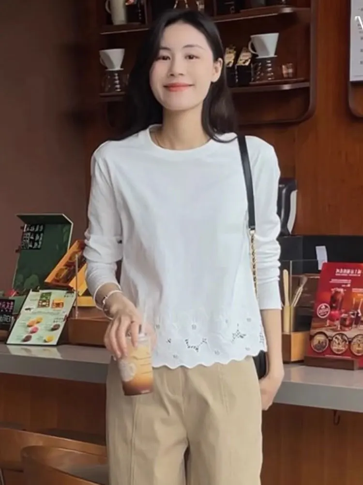 

Ele Embroidered Hollow out Long Sve round Ne Women's Top Faionable Versatile Color Silk T-irt Commute Sle