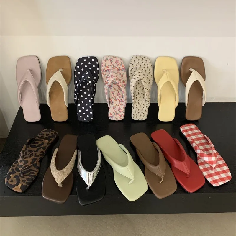 2026 New Spring/Summer/Women Slippers Candy-Colored Beach Sandals Outdoor Wild Fashion Ladies Flip Flops