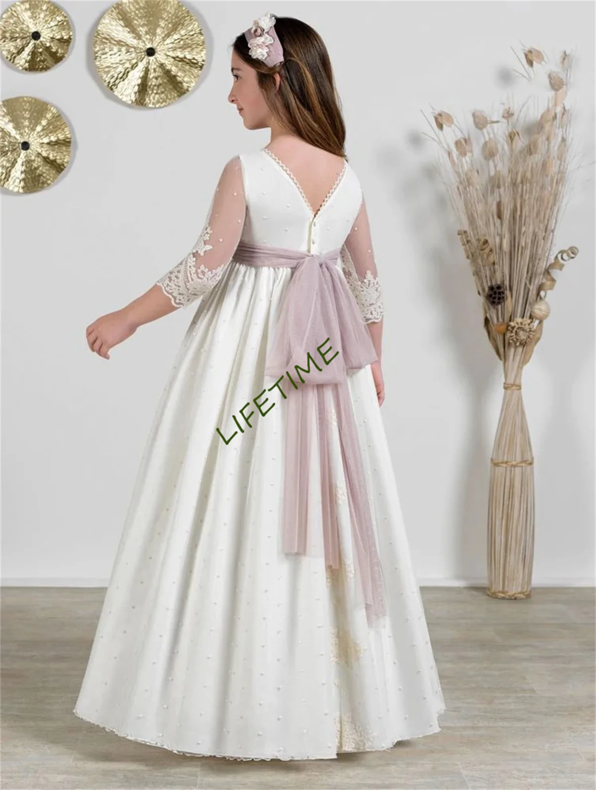 Spectacular and Eegant Communion Dress with a Pale Purple Sash Pintuck Skirt for Ceremony Bottons-Back and Large Bow