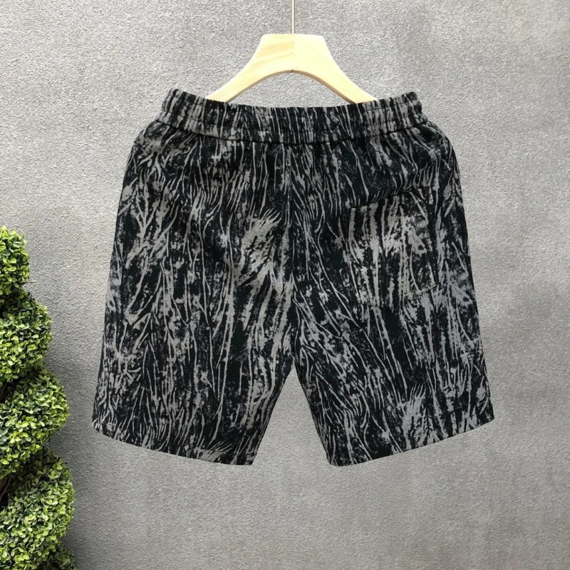 

New 2026 Summer Men's Street Style Shorts Featuring Irregular Print Mid-Length for Casual Outdoor Activities and Sports Fashion
